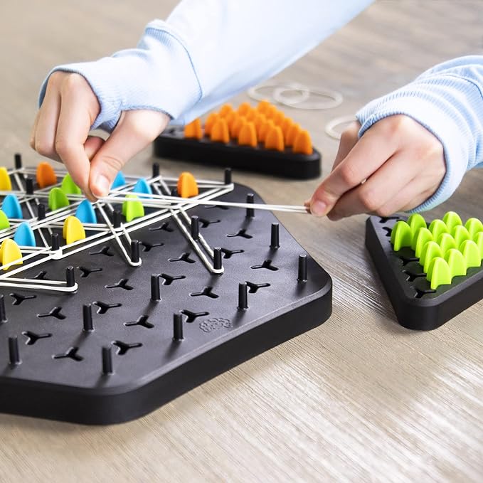 ChessMate - Strategisch ketendriehoekschaak voor gedenkwaardige bijeenkomsten