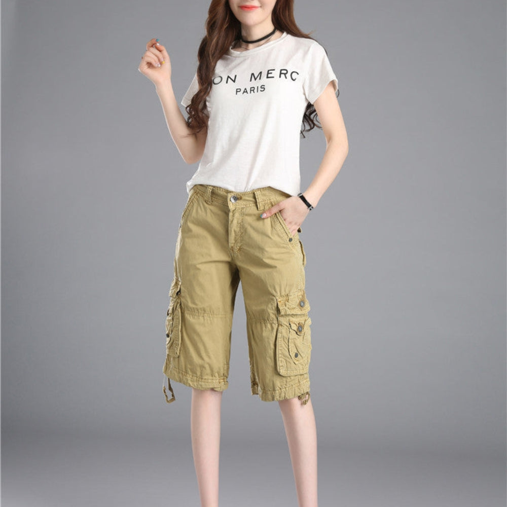 Alayna - Cargoshorts met middelhoge taille, knoopsluiting en functionele zakken