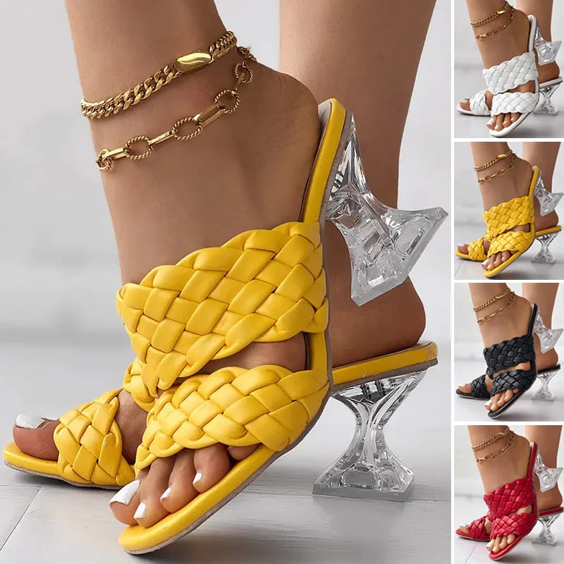 CrystalCozy - Sandaal Met Transparante Piramidehakken