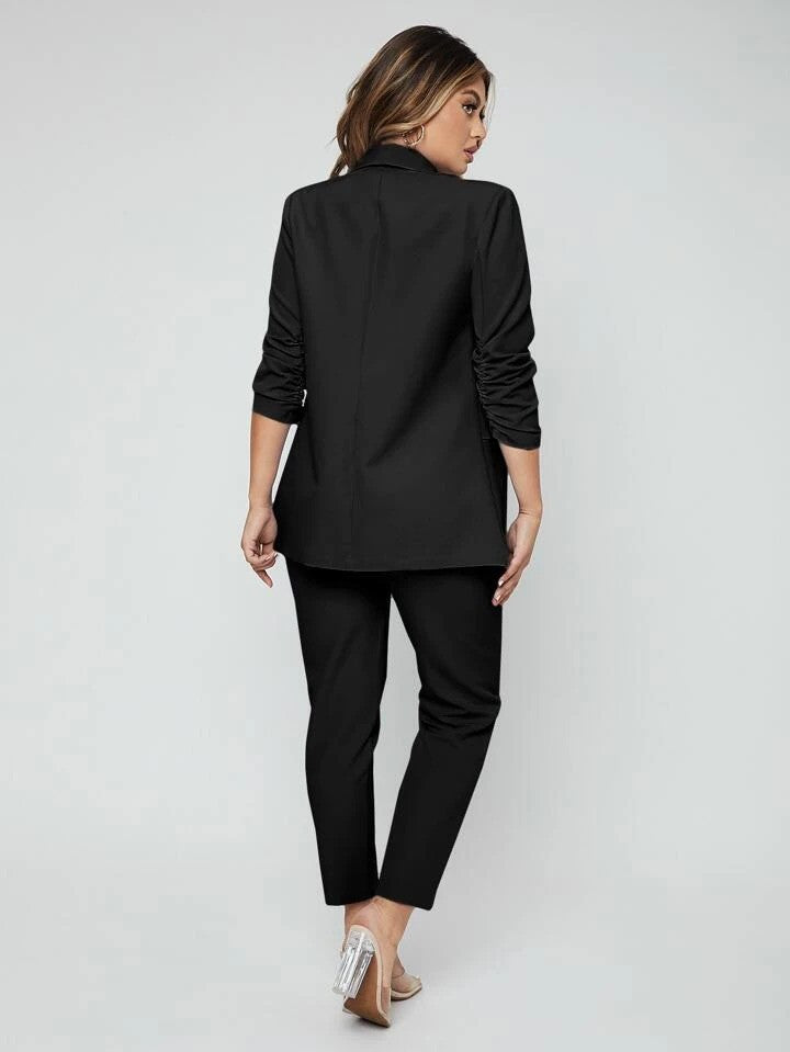 Elara – Elegant tweedelig pak met op maat gemaakt jasje en stijlvolle broek