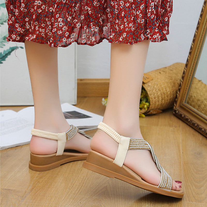 Selene - chique sandalen met gevlochten gekruiste bandjes en lage sleehak