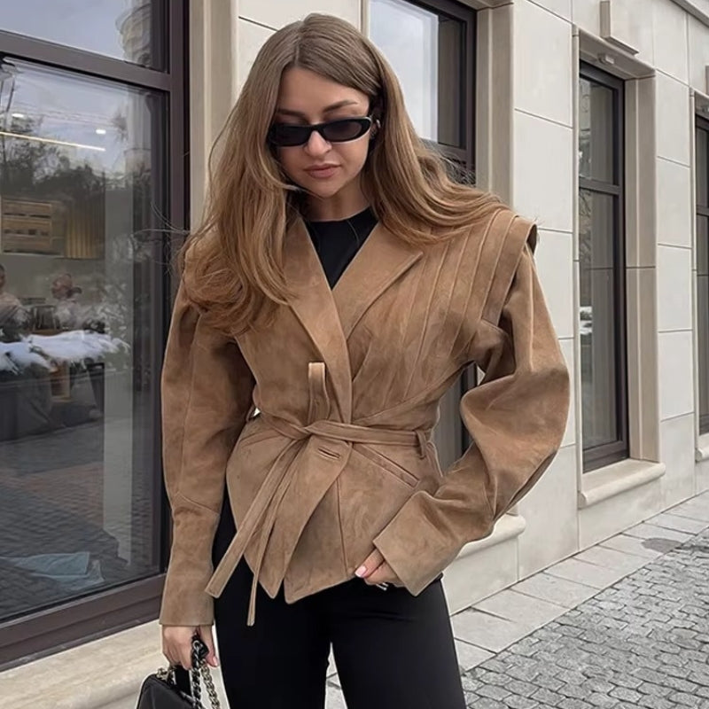 Carolyn – Lange Mouw Jas met Tailleceintuur en Knopen