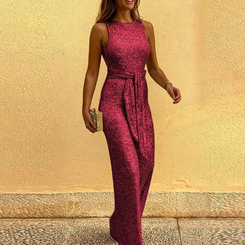 Selene – Glamoureuze mouwloze jumpsuit met open rug en gedefinieerde tailleband