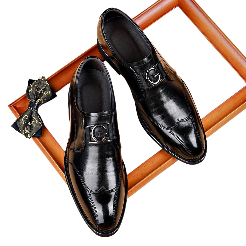 Lincoln – Moderne schoenen met puntneus en gespontwerp