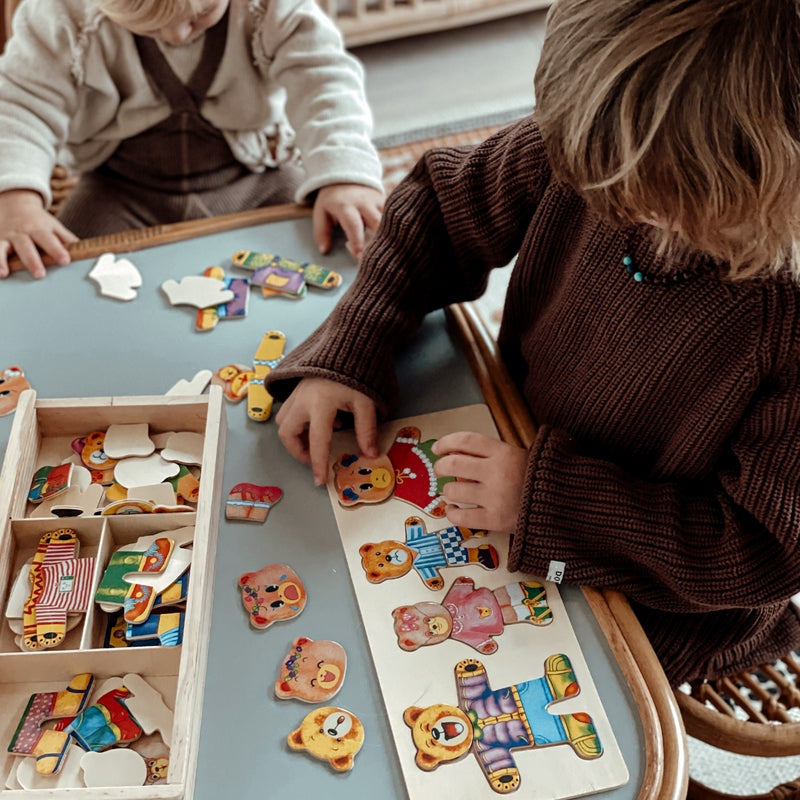 BearDrobe – Houten aankleedpuzzelset voor kinderen met verwisselbare outfitstukken