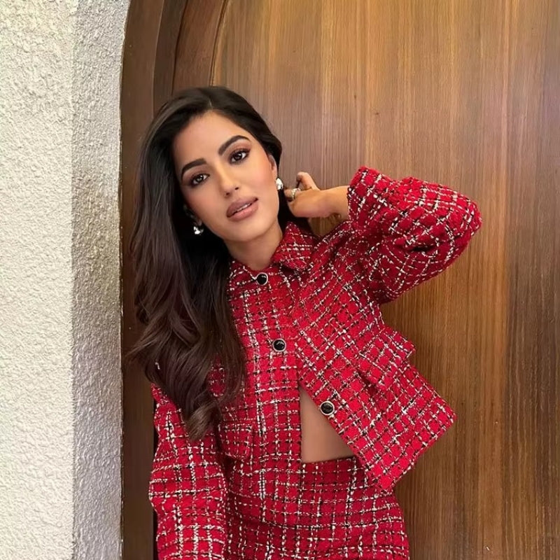 Leah – Lange Mouw Jas met Zakken en Knoopsluiting