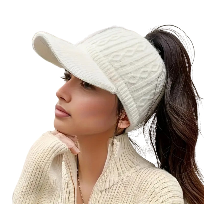 Julia – Moderne pet met opening voor paardenstaart