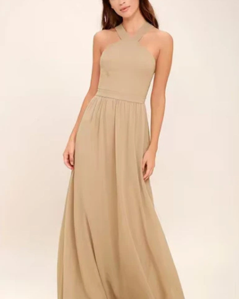 Velina – Elegante lange jurk met vloeiend silhouet en open rugontwerp