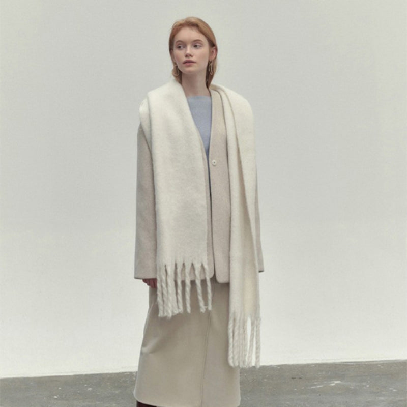 Zoe – Grote Sjaal met Decoratief Kwastjesontwerp