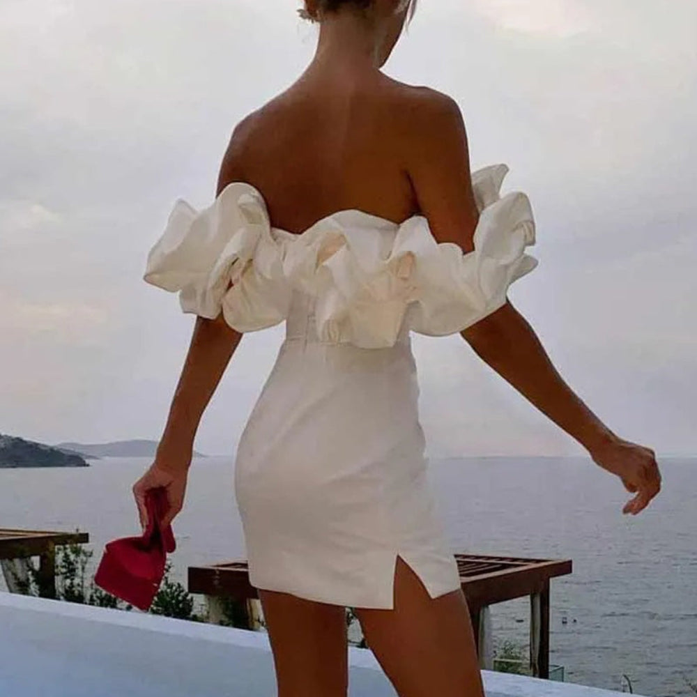 Candy – Glamoureuze off shoulder jurk met vloeiende silhouet en sierlijke ruche-accenten