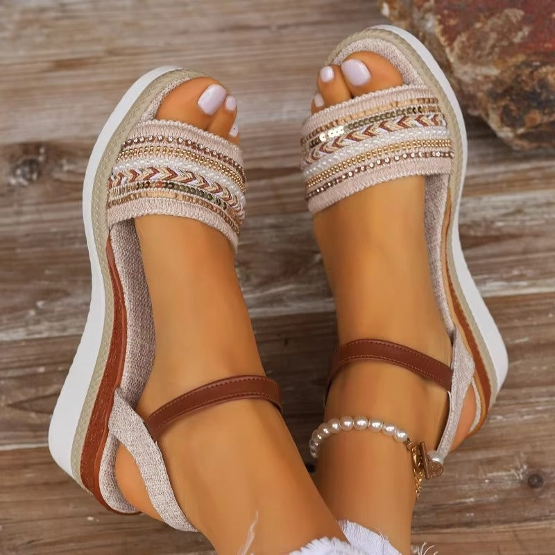 Sienna – Moderne sleehak sandalen met verstelbare enkelbandjes