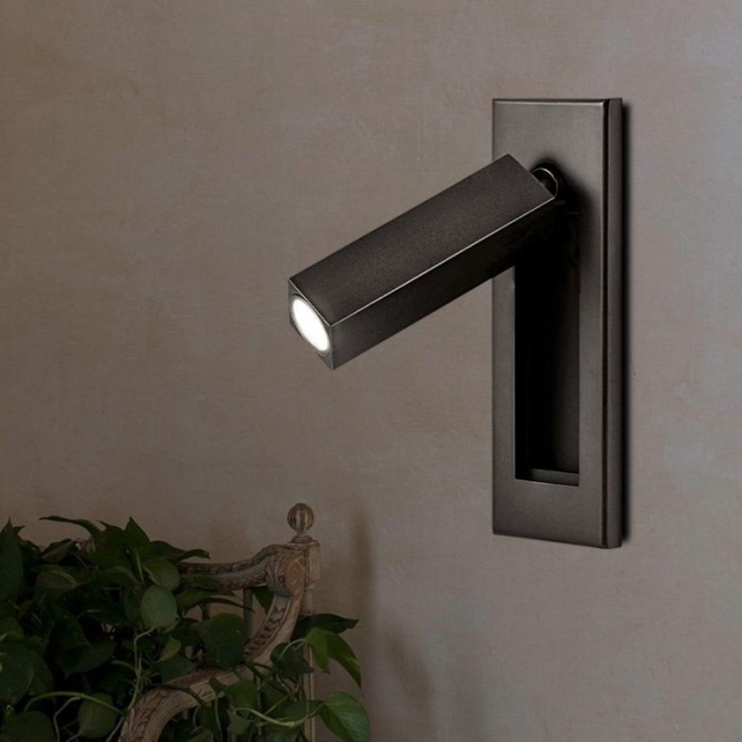 NovaGlow - Moderne wandlamp met verstelbare lichtbundel en handige uitschuifbare schakelaar