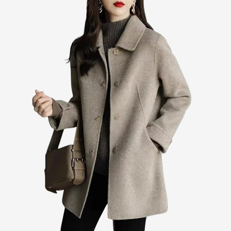 Leah – Jas met Lange Mouwen Knoopsluiting en Omlaagliggende Kraag