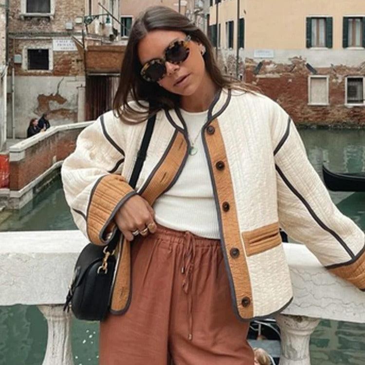 Isabella - Stijlvol kort donsjack met colorblock ontwerp en relaxte pasvorm