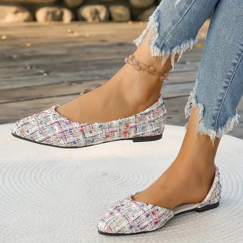 Claire - Puntige ballerinas met uitsparingen aan de bovenkant en subtiele lage zool
