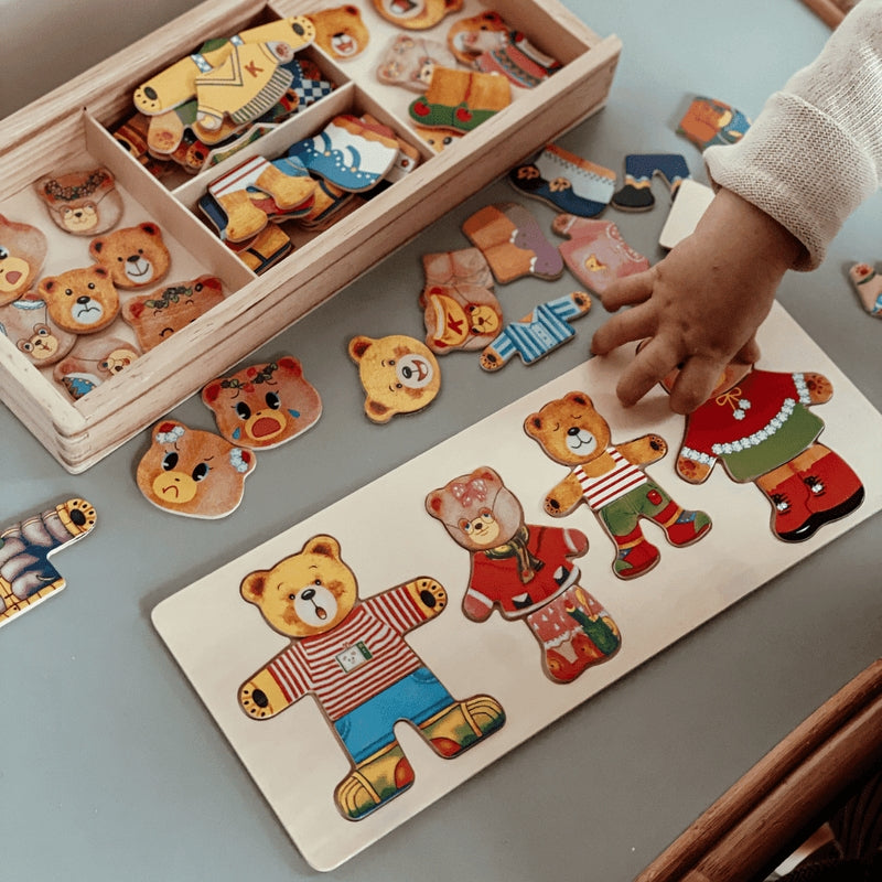 BearDrobe – Houten aankleedpuzzelset voor kinderen met verwisselbare outfitstukken