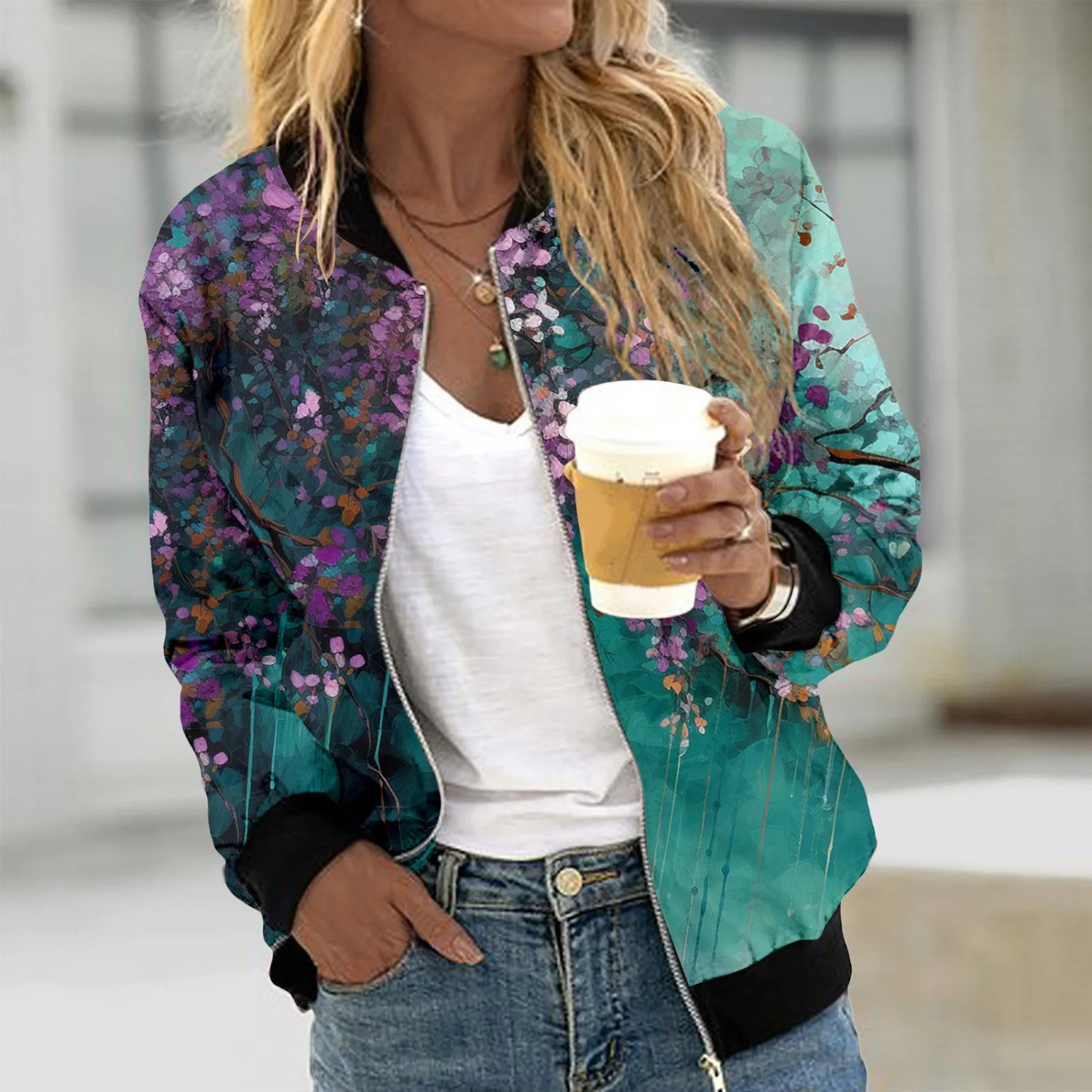 Ava - Trendy bomberjack met print en een relaxte pasvorm