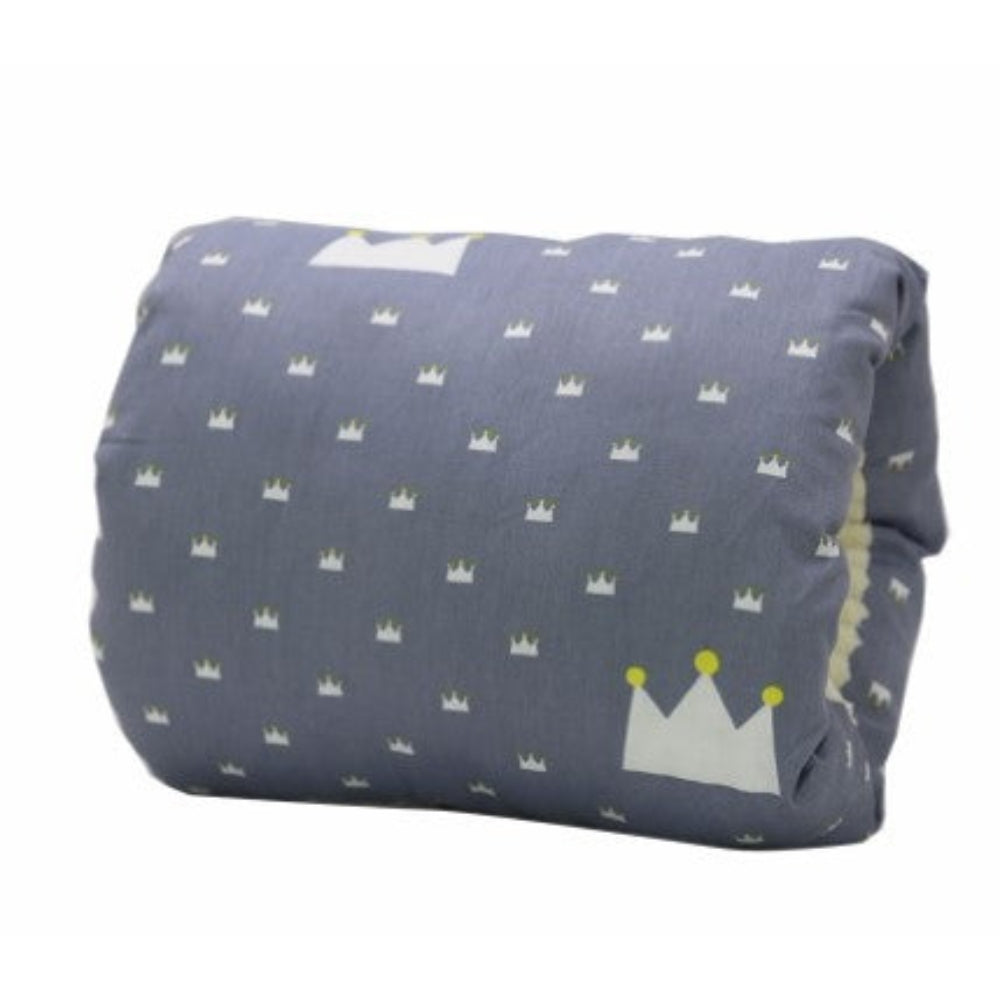 BabyLoom - Bedrukte babywieg met arm en mouwmotief gebogen vorm en centraal kussenpaneel