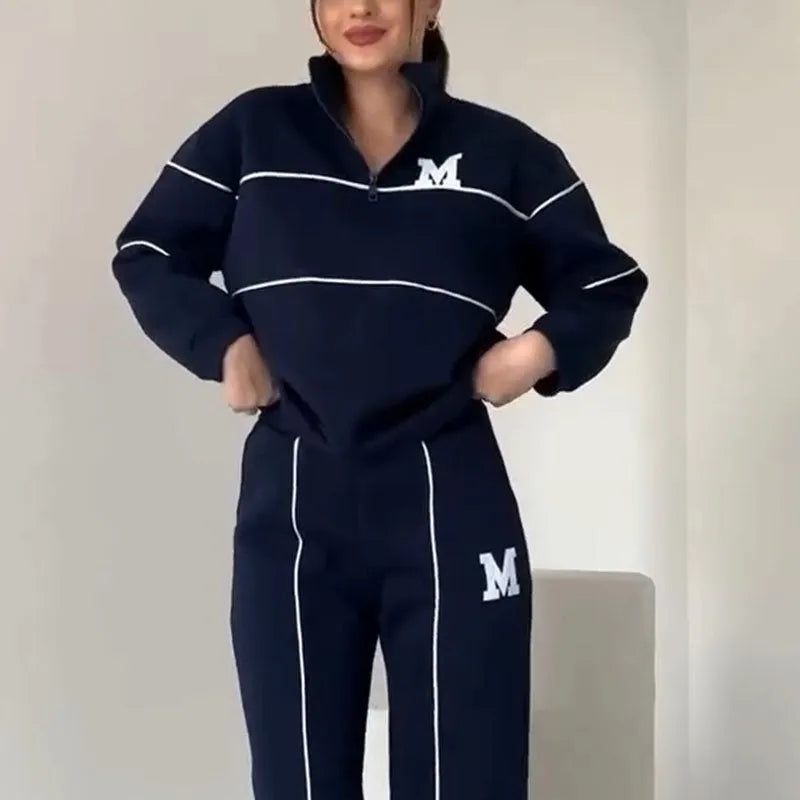 Amanda – Tweedelige Set met Lange Mouwen Shirt met Ritssluiting en Wijd Pijp Broek