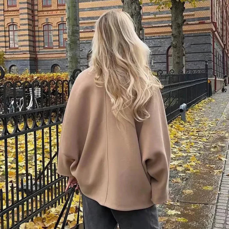 Harper – Oversized Jas met Knoopsluiting, Kraag en Voorzakken