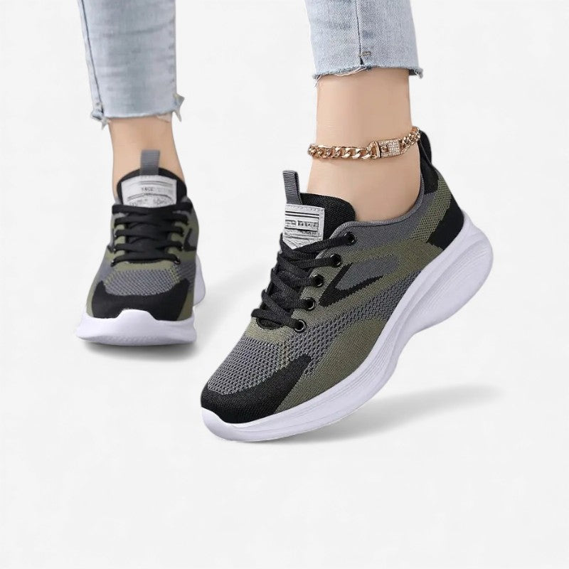 Fenna – Sneaker met ronde neus vetersluiting en antislip ontwerp