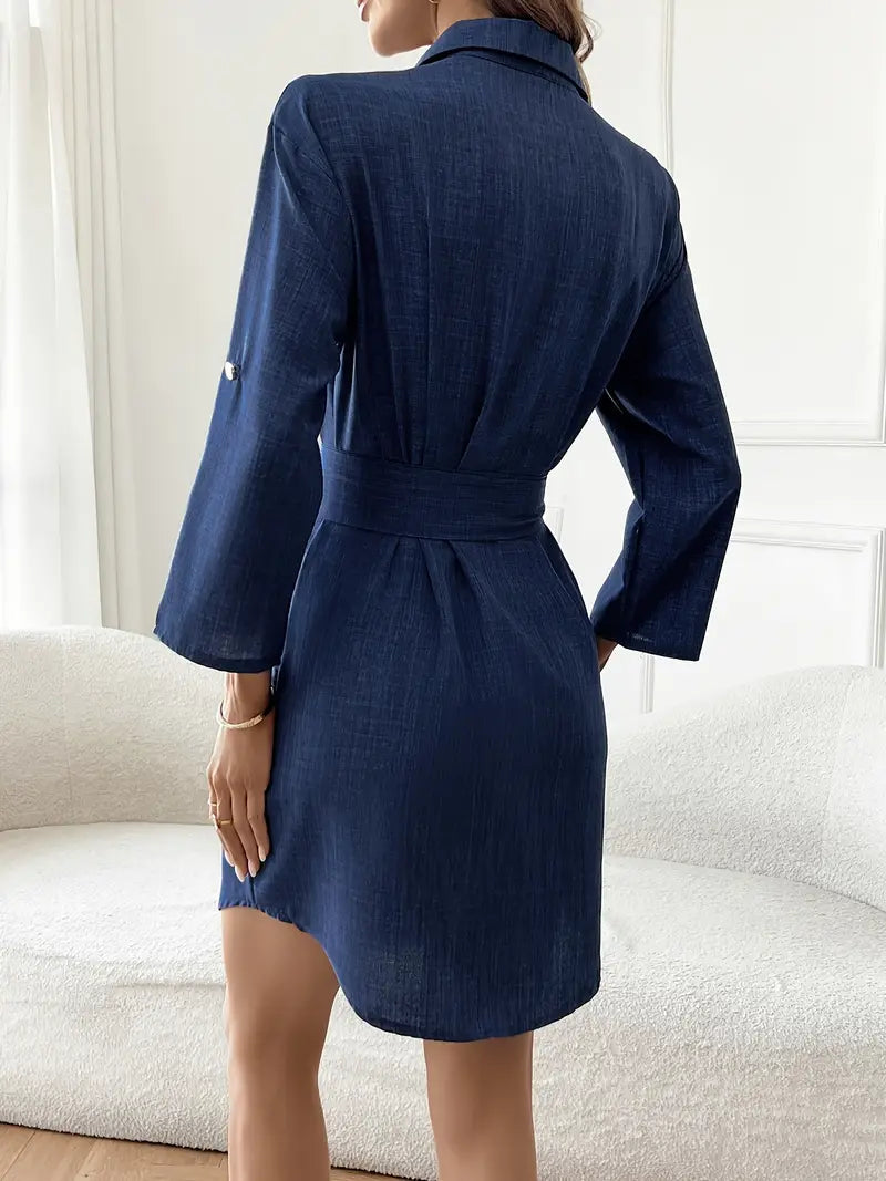 Elara – Elegant Lange mouw Shirtjurk met klassieke kraag en taillebanddetail