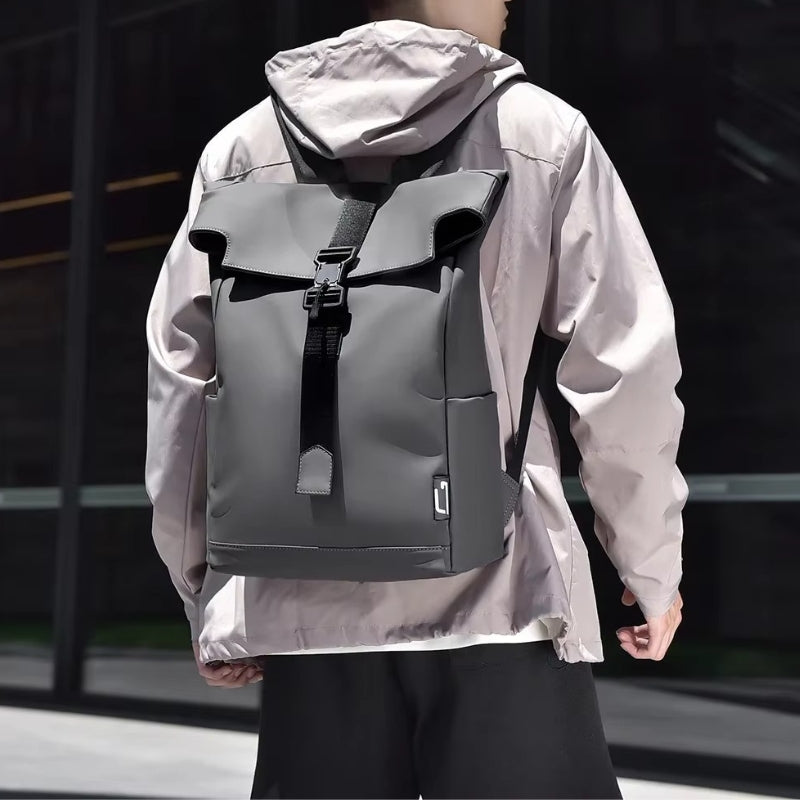 Mark – Rugzak met Meerdere Ritsvakken