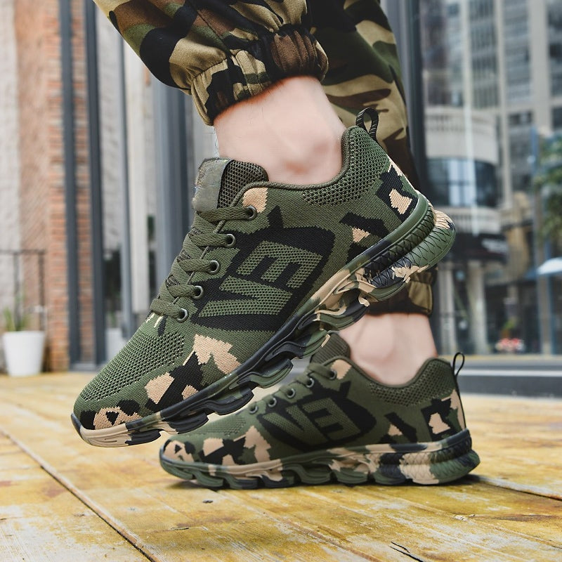CamoFlex – Ademend Sneakers met Camouflagepatroon en Vetersluiting
