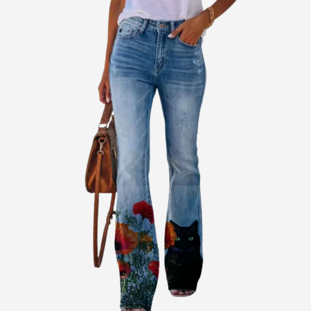 Livia – Trendy Flared Jeans met Unieke Bloemen- en Artistieke Patronen
