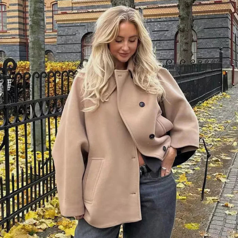 Harper – Oversized Jas met Knoopsluiting, Kraag en Voorzakken