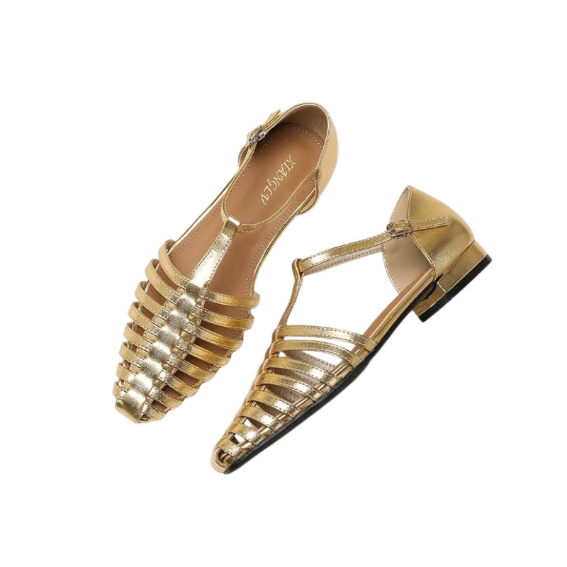 Nina – T Strap Sandalen met Gesp en Puntige Teen