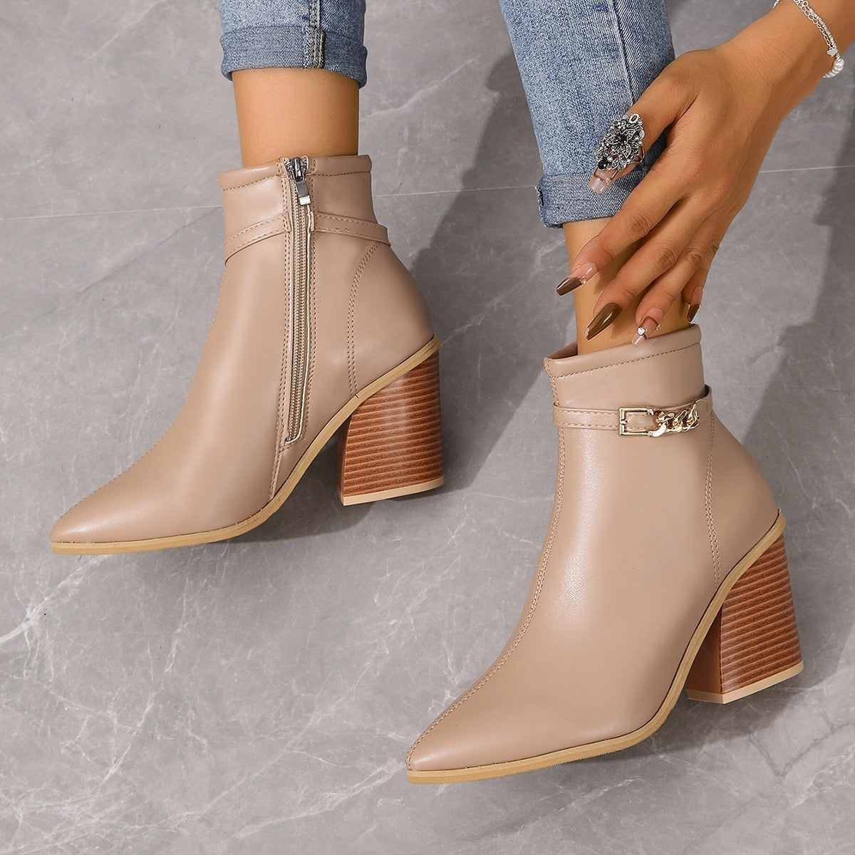 Scarlett - Chic Puntige Teen Enkellaarsjes met Chunky Blokhak