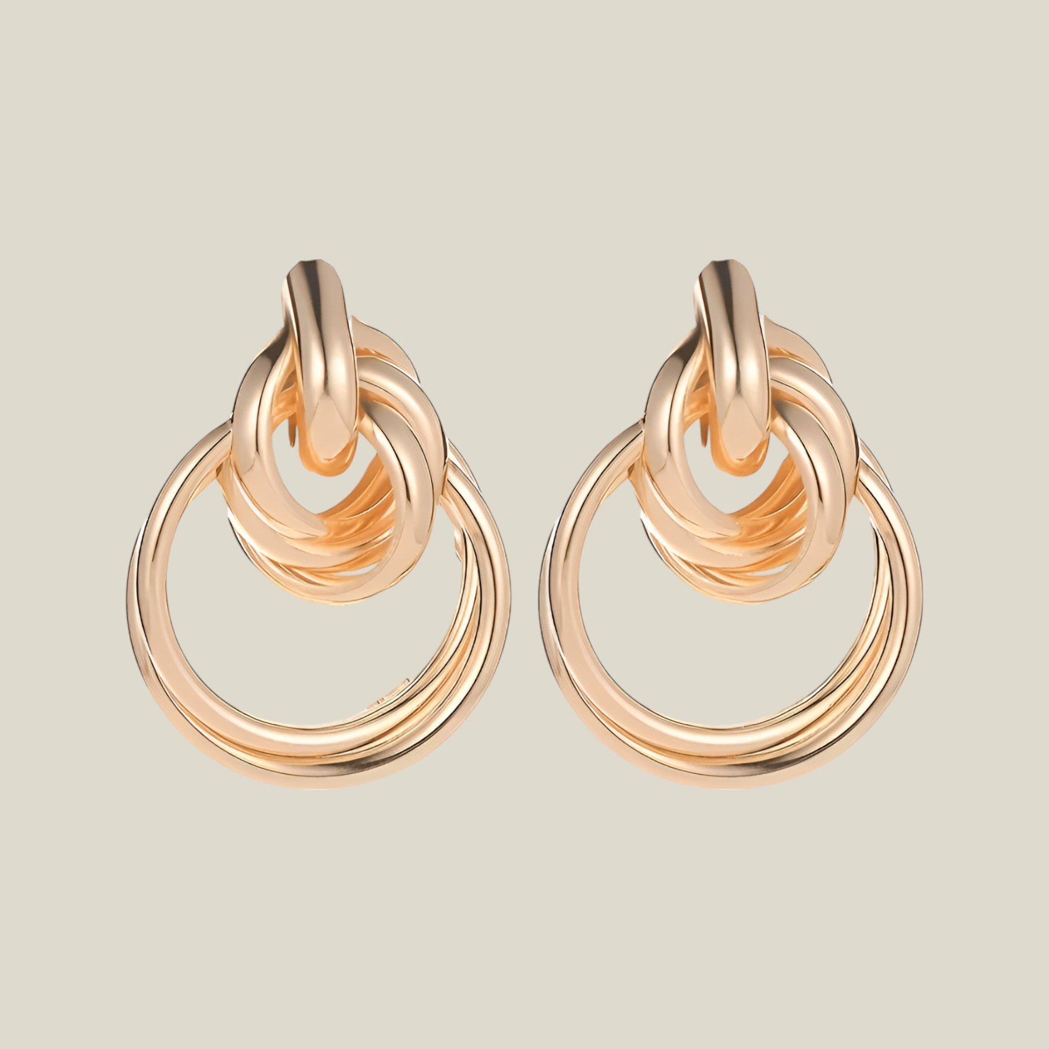 Julia - Elegante 14K vergulde oorbellen met een gedurfde combinatie van verfijning en edge