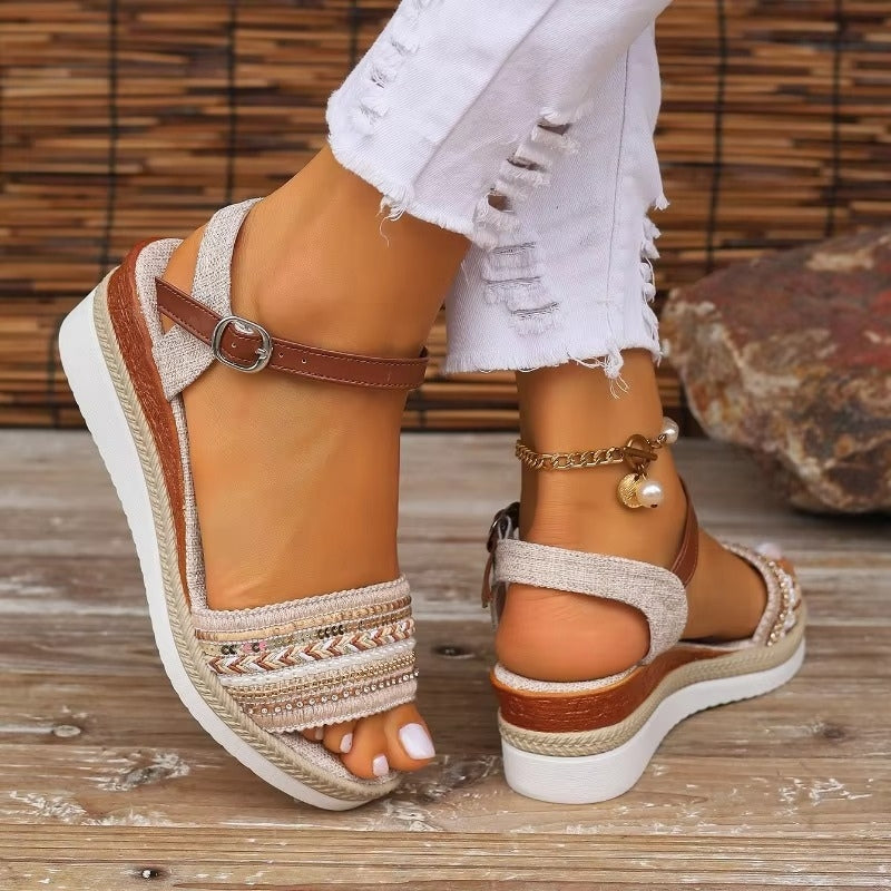 Sienna – Moderne sleehak sandalen met verstelbare enkelbandjes