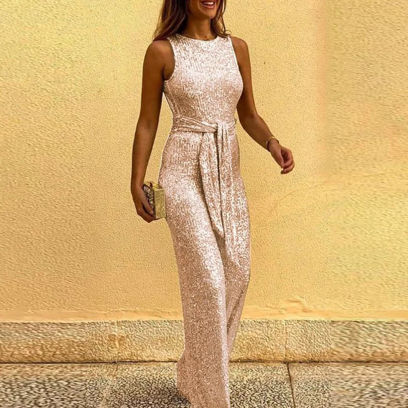 Selene – Glamoureuze mouwloze jumpsuit met open rug en gedefinieerde tailleband