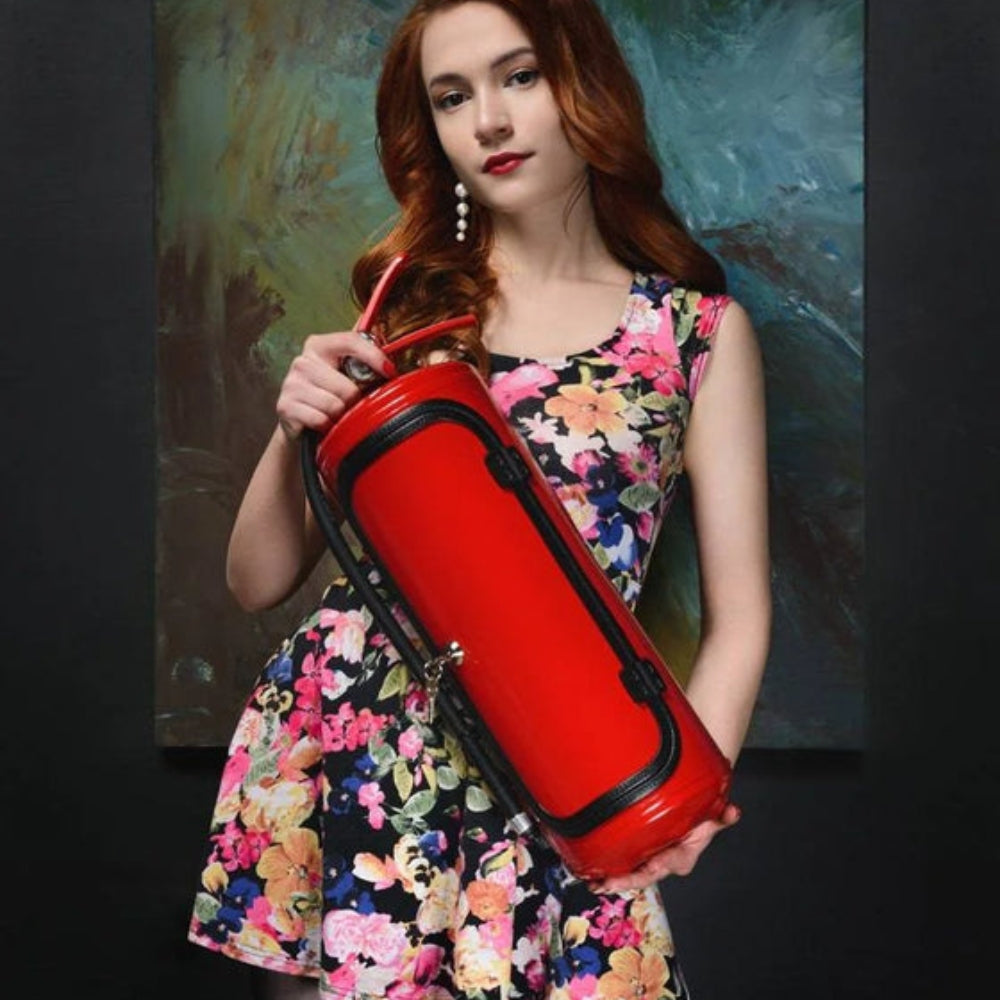 BlazeVault – Verborgen barcontainer met brandblusserontwerp en ruimte voor flessenopslag