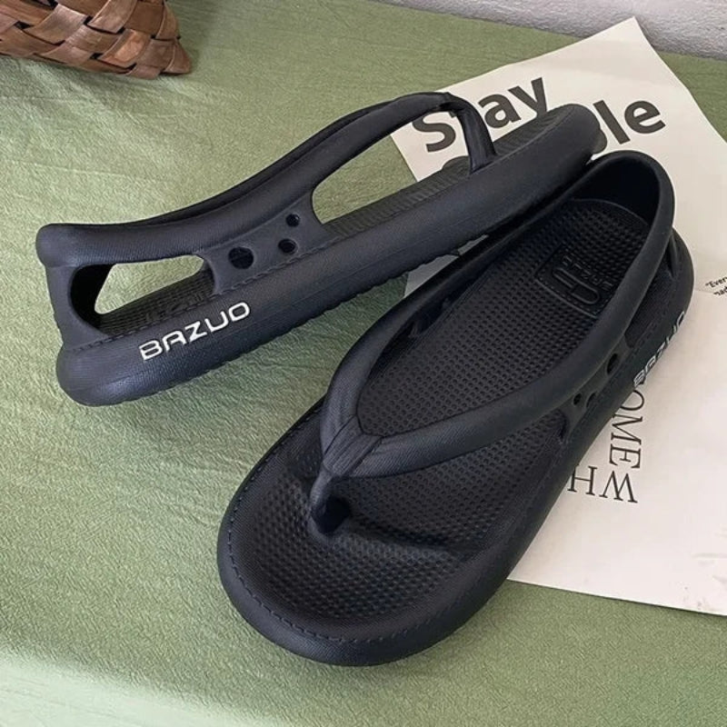 Nico – Casual instapsandalen met uitgesneden zijkanten en platte zool