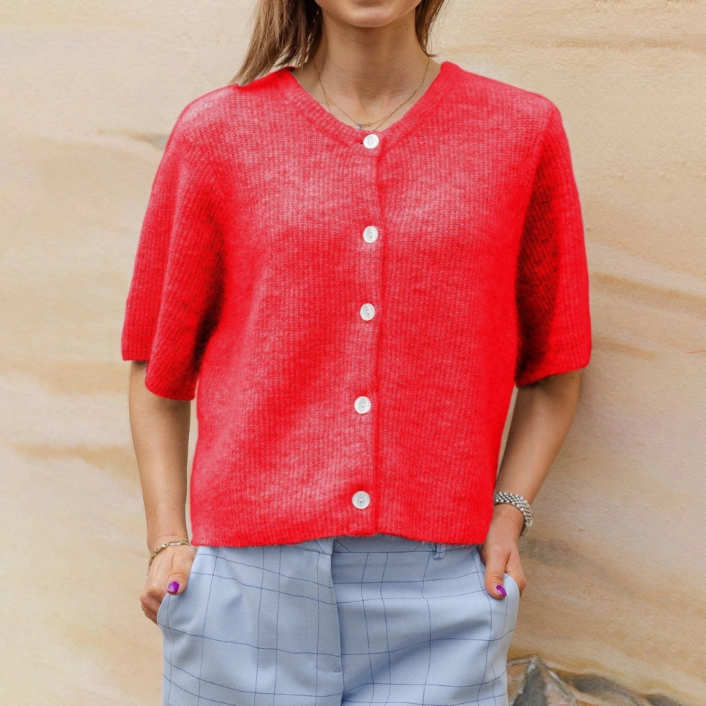 Isla – Trendy vest met korte mouwen en klassieke ronde hals