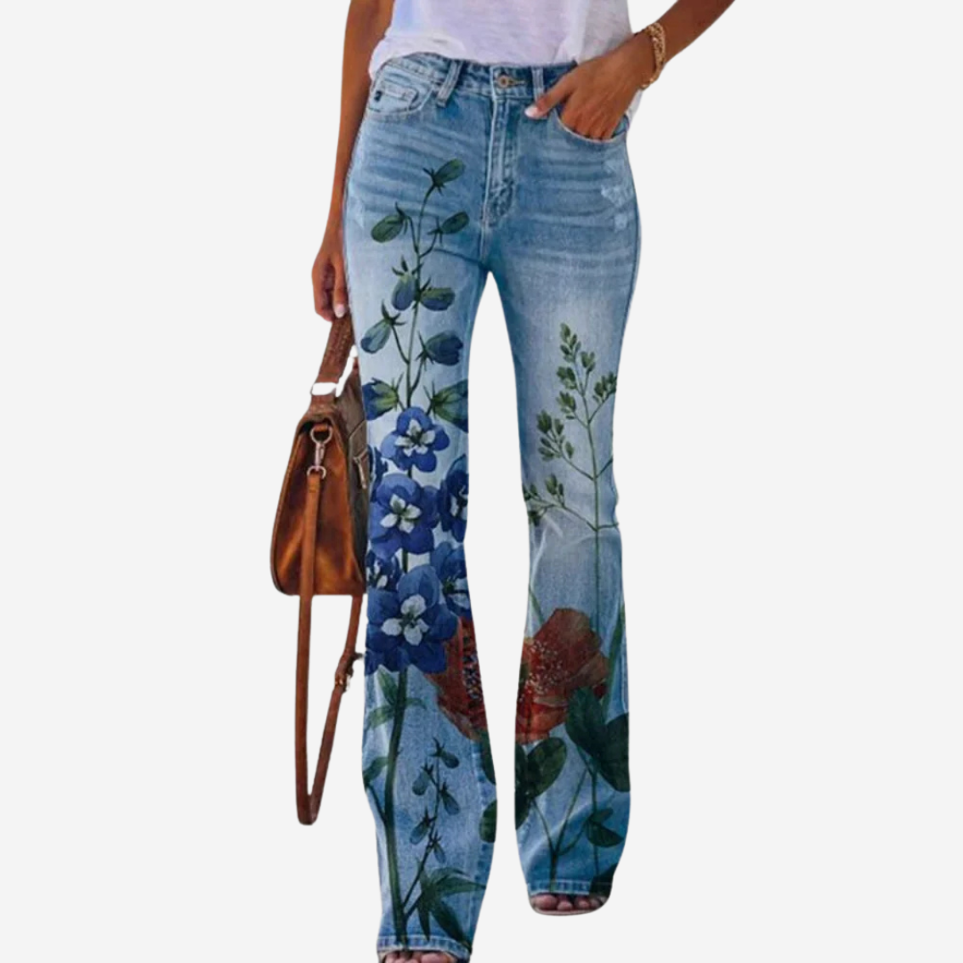 Livia – Trendy Flared Jeans met Unieke Bloemen- en Artistieke Patronen