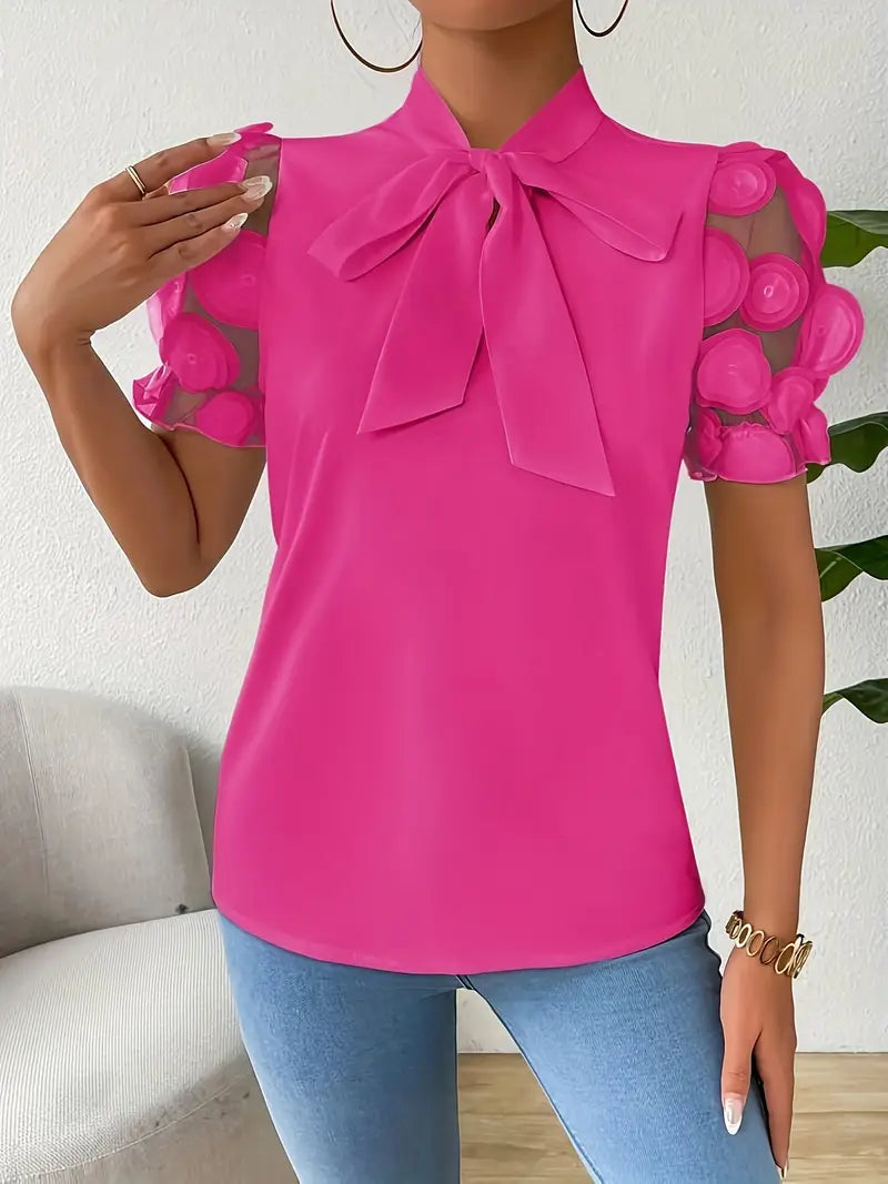 Lina – Elegant Korte mouw Blouse met strikdetails en relaxte pasvorm