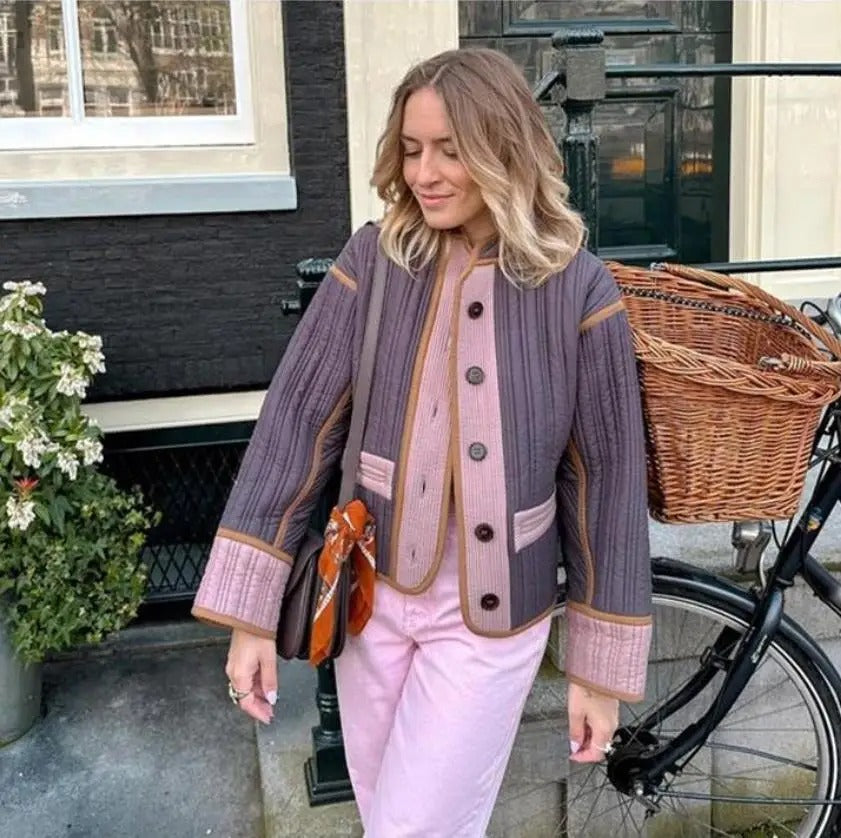 Isabella - Stijlvol kort donsjack met colorblock ontwerp en relaxte pasvorm