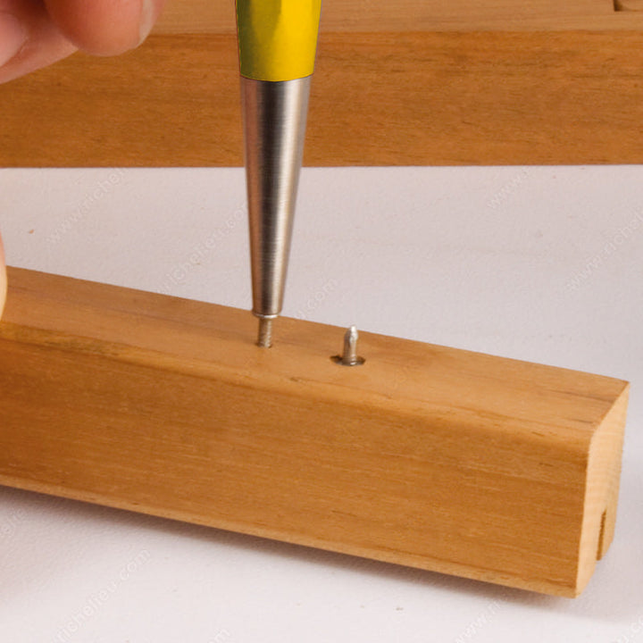 BaseGuard - Niet-markerende plintnagel voor een professionele afwerking