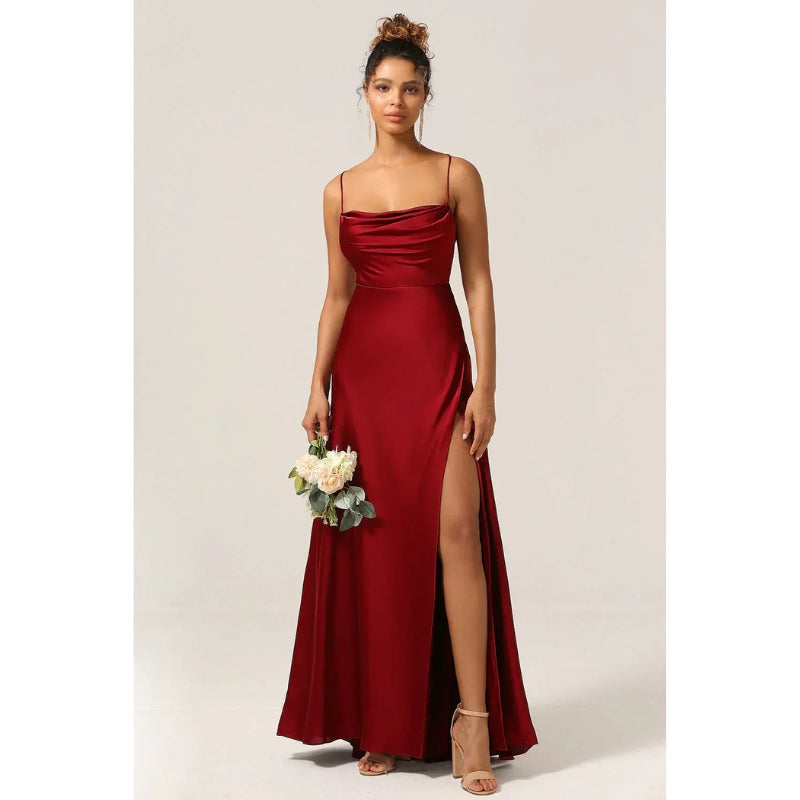 Avani – Elegante maxi-jurk met zijsplit en verstelbare bandjes