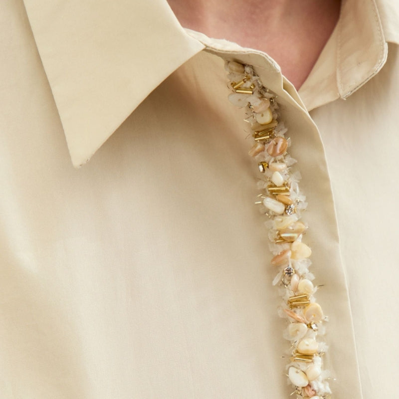 Chloe - Blouse met lange mouwen pareldetail en verborgen knopen