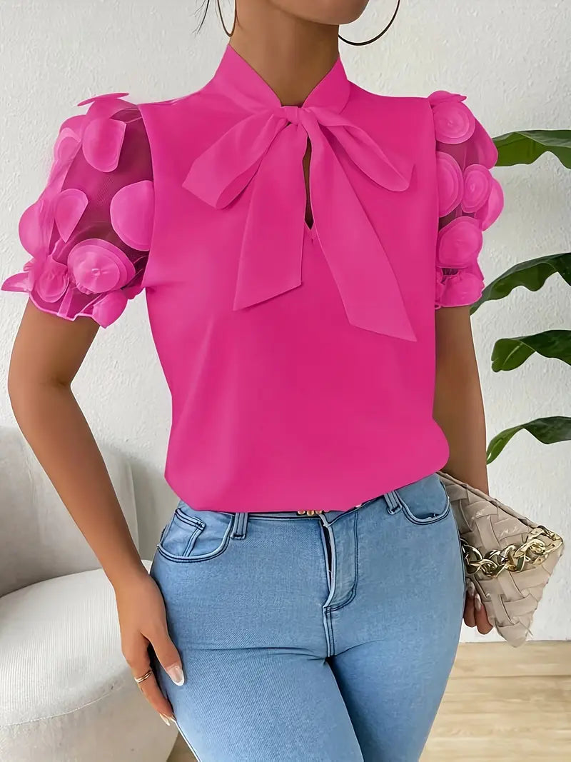 Lina – Elegant Korte mouw Blouse met strikdetails en relaxte pasvorm