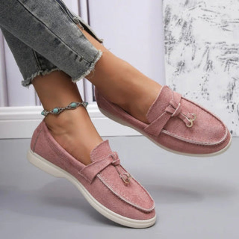 Tasha – Klassieke casual loafers met afgeronde voorkant en strakke decoratieve band