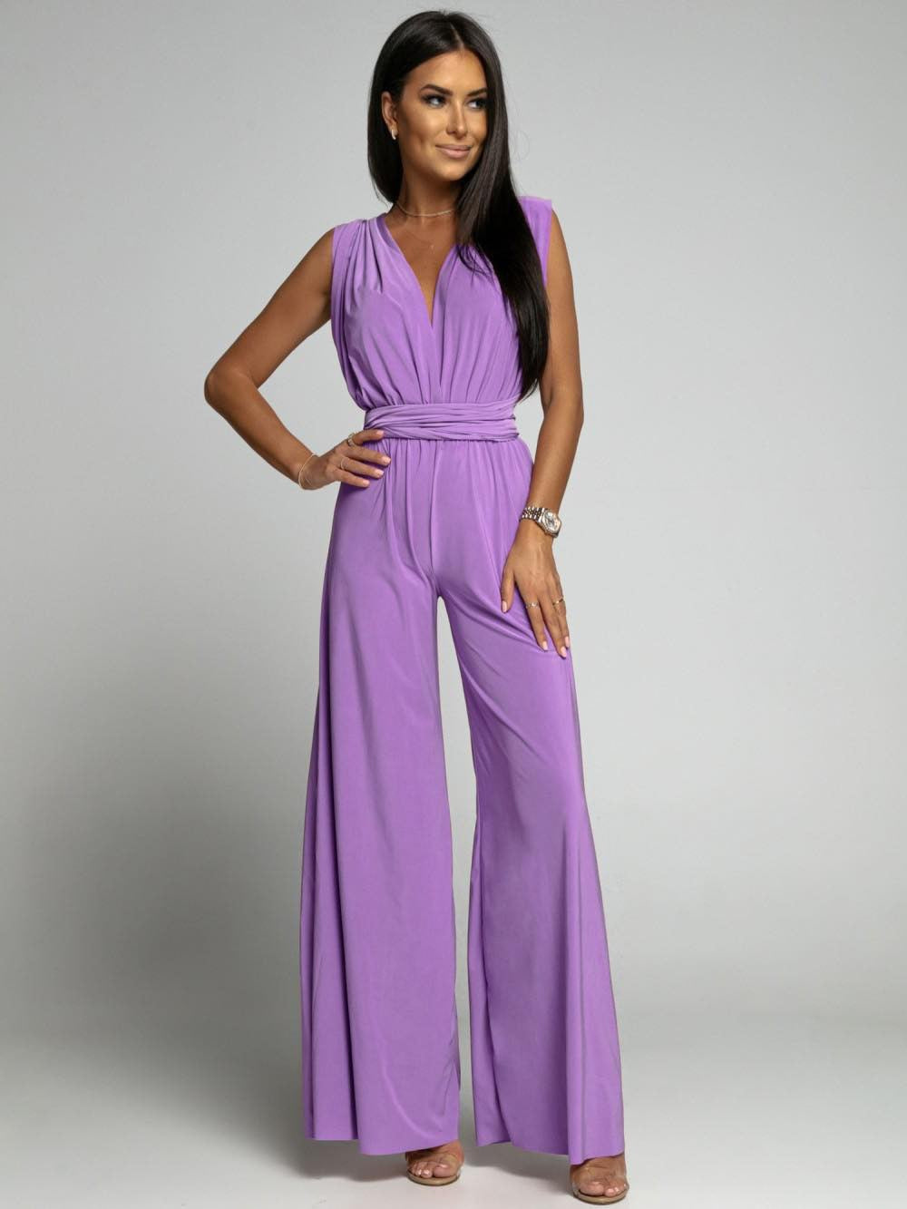 Seraphina - Trendy wijd uitgesneden jumpsuit met open achterkant