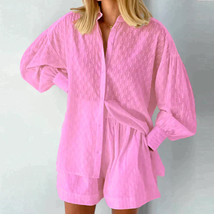 Savannah – Tweedelige set met een shirt met lange mouwen en een short met hoge taille