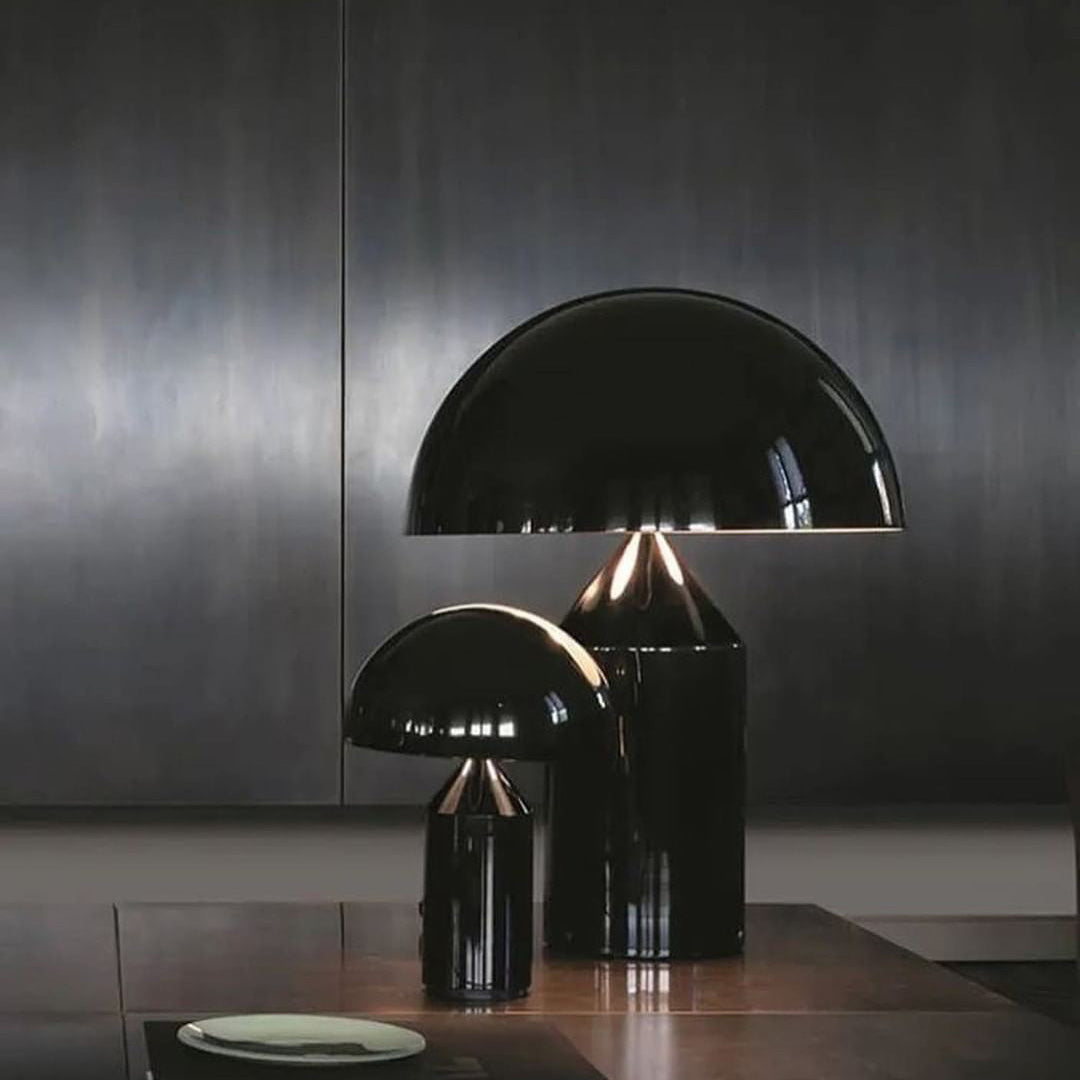 LumiAtollo – Metalen Tafellamp met Geometrisch Koepelontwerp