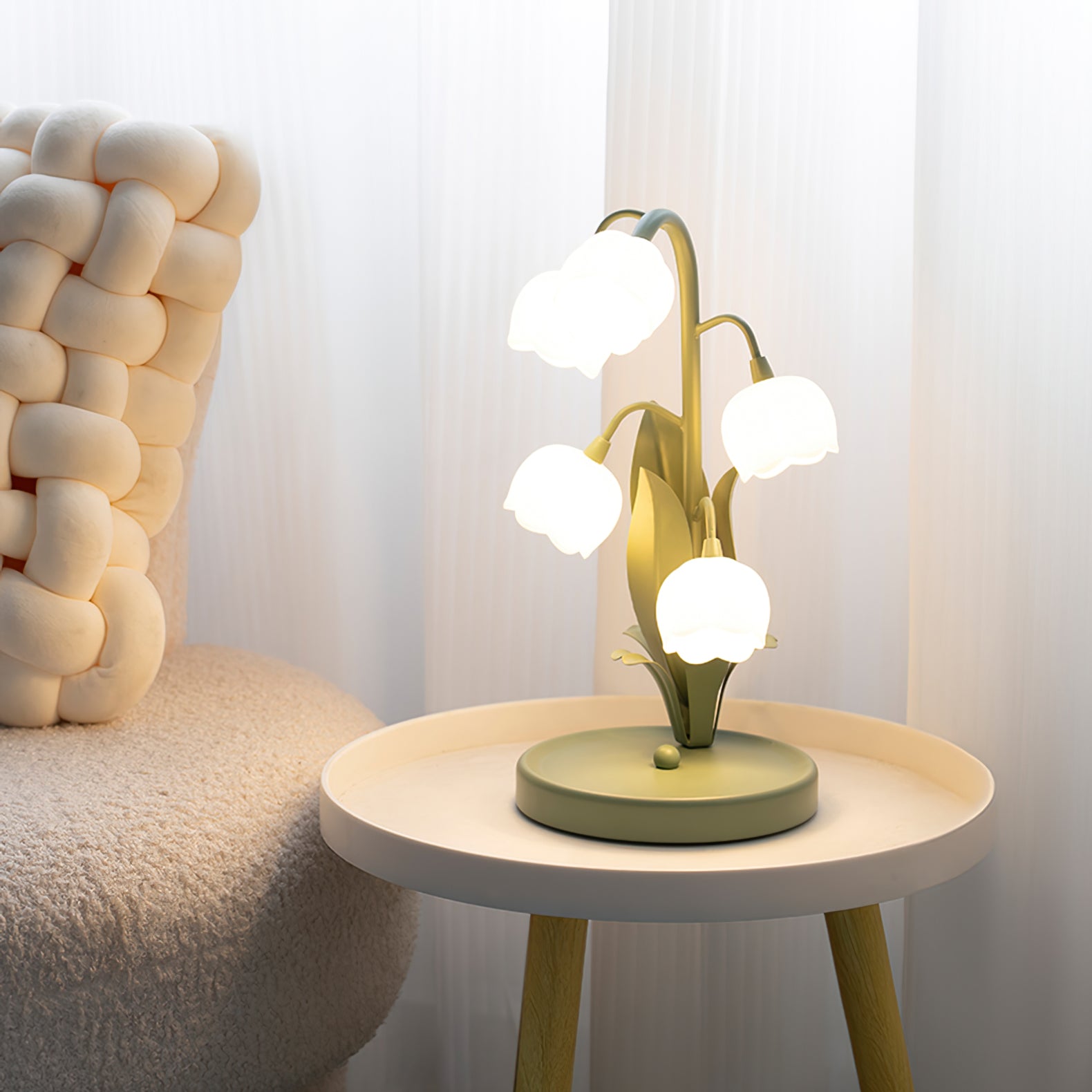 LumiOrchid – Tafellamp van Metaal en Polycarbonaat met Orchidee-Patroon